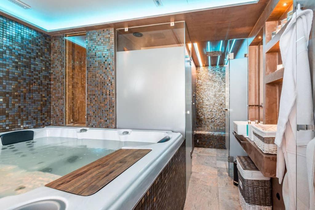 The Minipenthouse Terrace & Spa Paco de Arcos Bagian luar foto